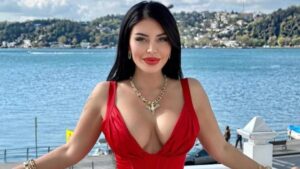Ebru Polat, Şarkıcılığa Ara Verip Avukatlığa Geri Dönüyor!