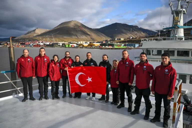6 Ulusal Arktik Bilimsel Araştırma Seferi Başarıyla Tamamlandı
