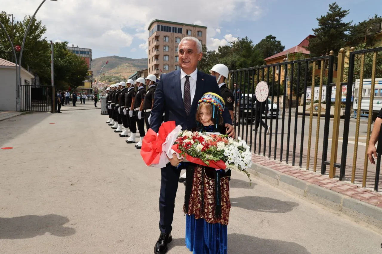 Avni Çakır Muş Valiliği Görevine Başladı