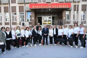 Balıkesir’de Yaşlılar Günü Korteji Vali Ustaoğlu Katılımıyla Gerçekleşti