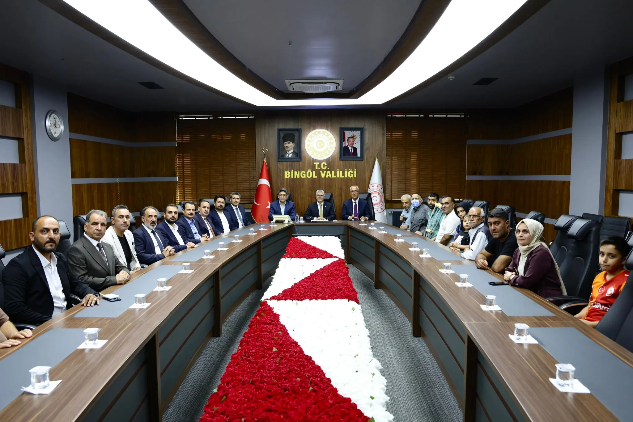 Bingöl’de İhtiyaç Sahiplerine Akülü Sandalye Dağıtıldı