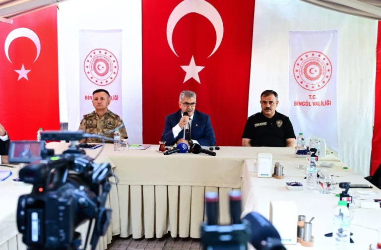 Vali Çelik Basınla Buluştu Yol Çalışmalarını İnceledi